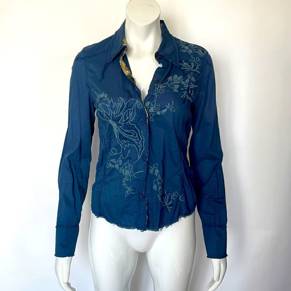 Original & Glamour Embroidered Distressed Snap Shirt